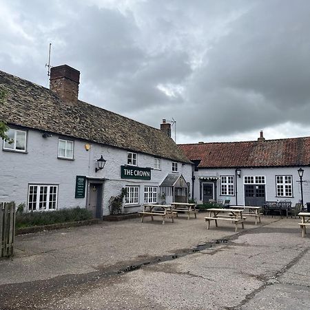 The Crown Inn Gayton  Eksteriør bilde